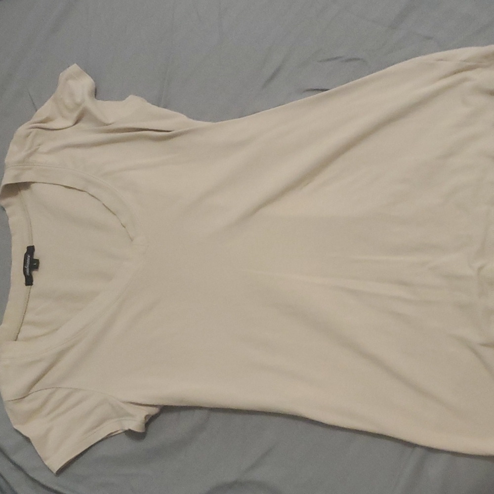 Tops - Picture 2 of 4